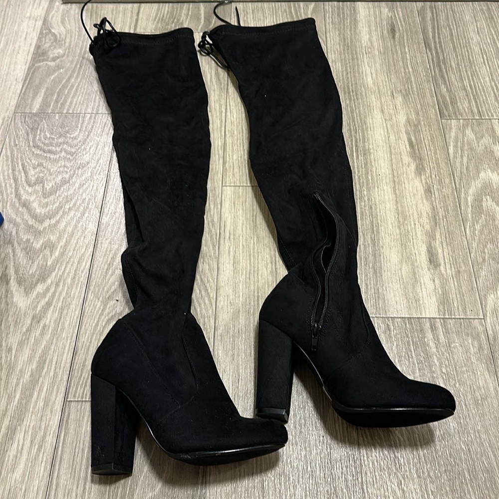 Black fashion nova high heel boots !!